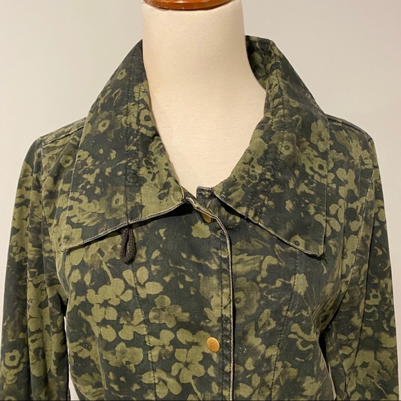 GAP NWT floral camo snap on jacket - Picture 3 of 6